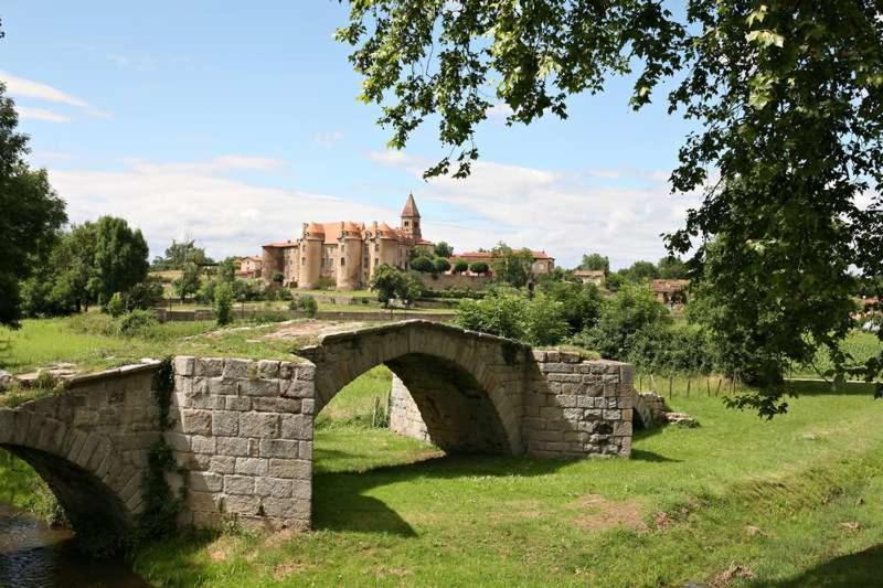 Domaine De Laverchere Pommiers-en-Forez Zewnętrze zdjęcie